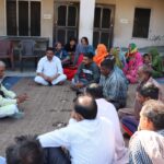 जब लोगों के साथ जमीन पर बैठकर सांझा की सरकार की नीतियां…कायल हुए ग्रामीण…