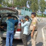 पांवटा साहिब के गोविंदघाट बैरियर पर गाड़ी से मिले लाखों रुपए… पांवटा साहिब के गोविंदघाट बैरियर पर गाड़ी से मिले लाखों रुपए…