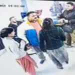 युवती को थप्पड़ मारने वाला कंडक्टर सस्पेंड…फुटेज के आधार पर कार्रवाई