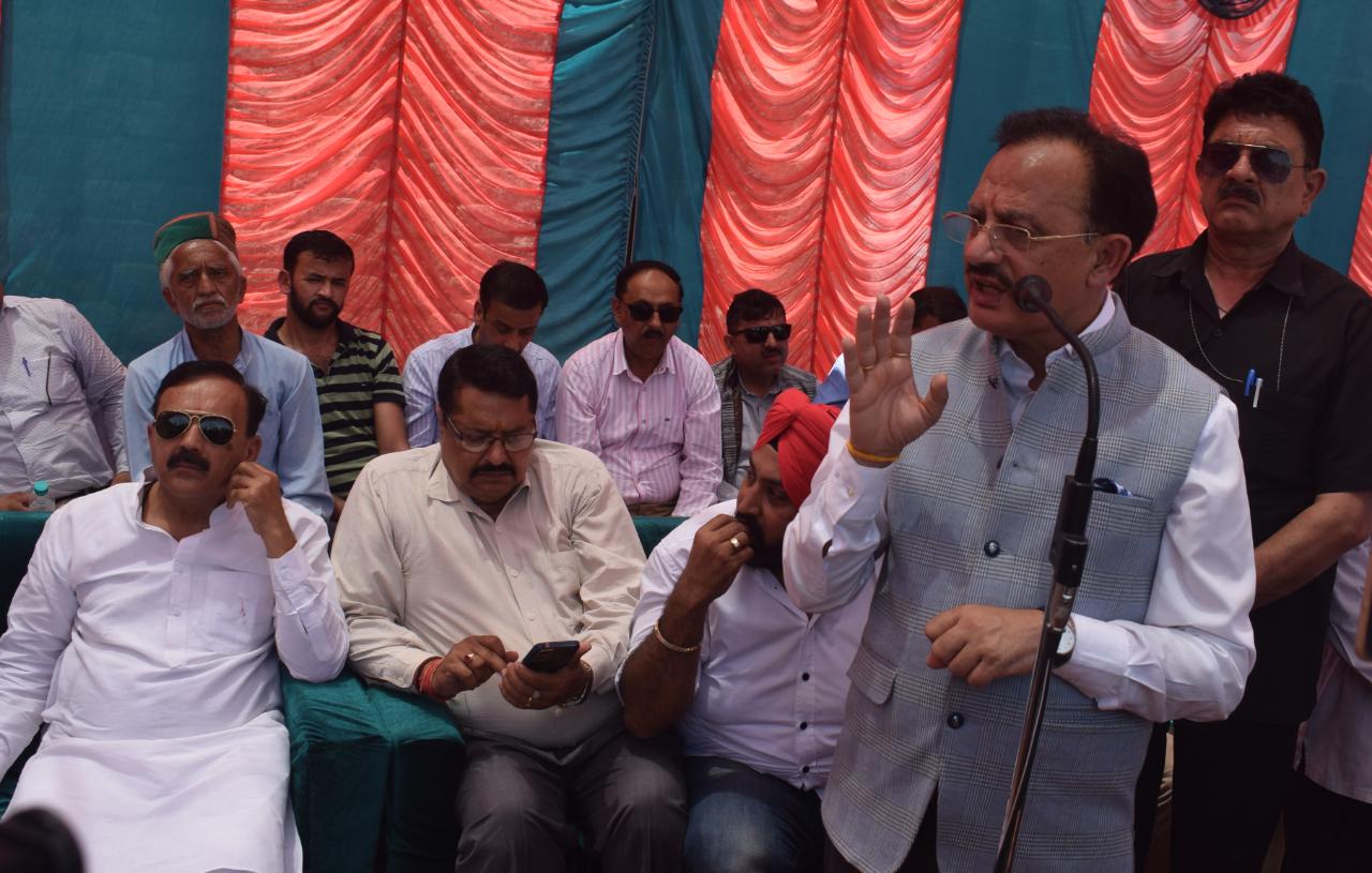 प्रदेश के हर क्षेत्र का सर्वांगीण विकास हमारी प्राथमिकता-हर्षवर्धन चौहान प्रदेश के हर क्षेत्र का सर्वांगीण विकास हमारी प्राथमिकता-हर्षवर्धन चौहान