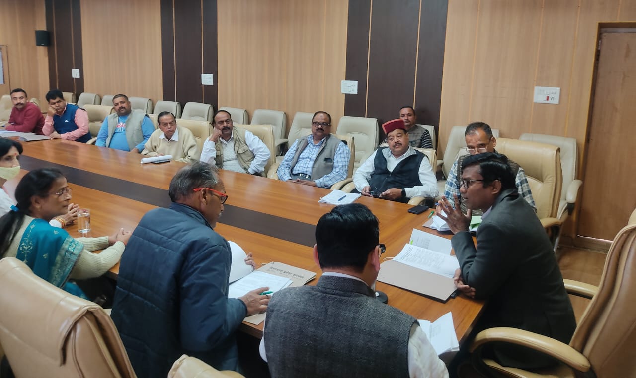 मंडलायुक्त संदीप कदम ने नाहन में मतदाता सूचियों के पुनरीक्षण कार्यों की समीक्षा…