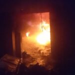 जूतों की दुकान में लगी आग….20 लाख का सामान जलकर राख 