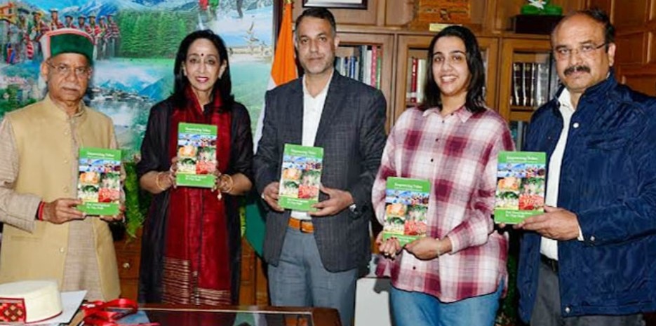 राज्यपाल द्वारा प्रो. सिम्मी अग्निहोत्री व डॉ. विजय सिंह की लिखित पुस्तक का विमोचन… राज्यपाल द्वारा प्रो. सिम्मी अग्निहोत्री व डॉ. विजय सिंह की लिखित पुस्तक का विमोचन…