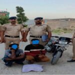 2.066 किलोग्राम गांजा व स्मैक बरामद…तीन गिरफ्तार… 2.066 किलोग्राम गांजा व स्मैक बरामद…तीन गिरफ्तार…