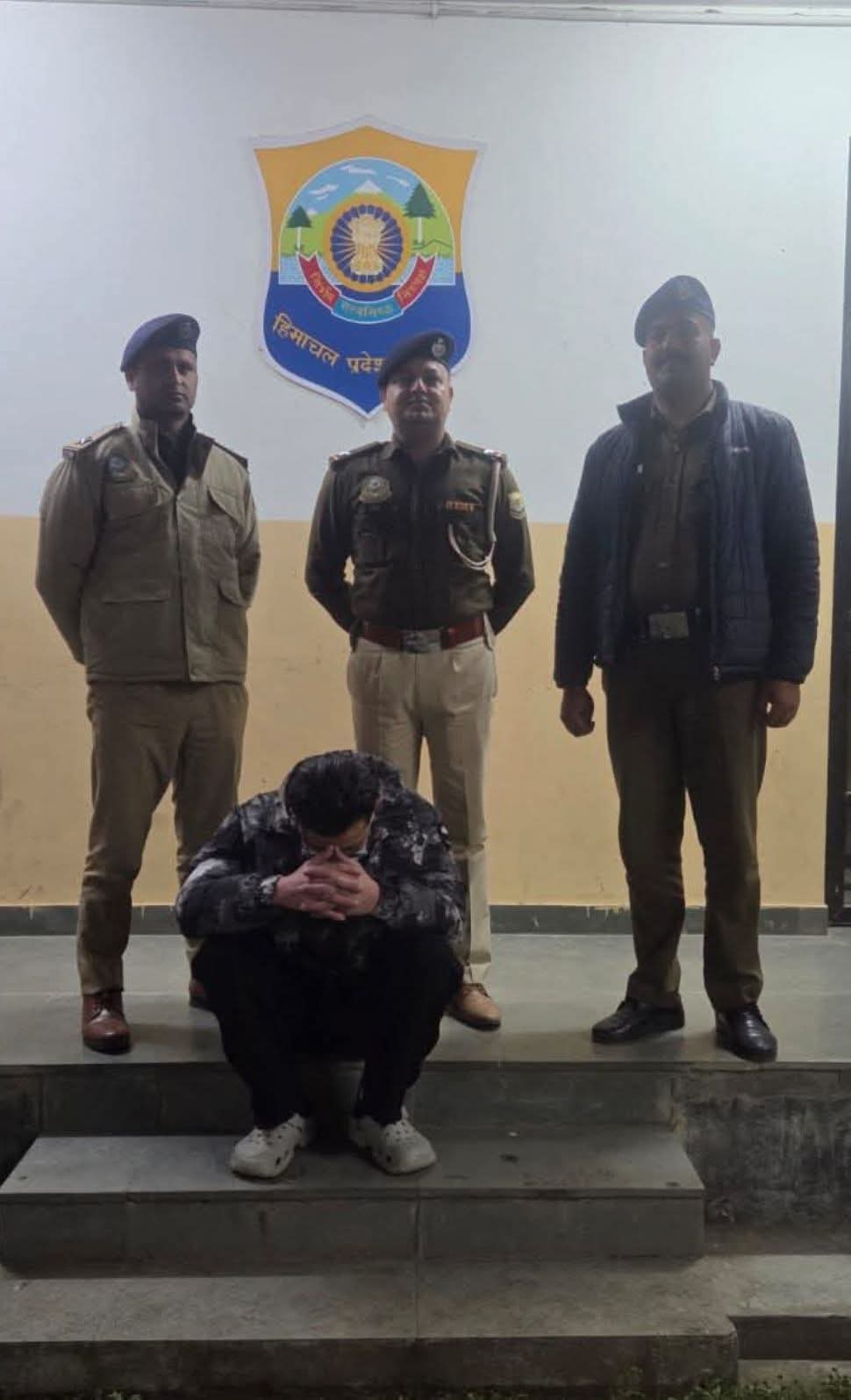 पुलिस ने नशा तस्करी नेटवर्क का पर्दाफाश…मेजर डिस्ट्रीब्यूटर सहित कुल 8 आरोपी गिरफ्तार