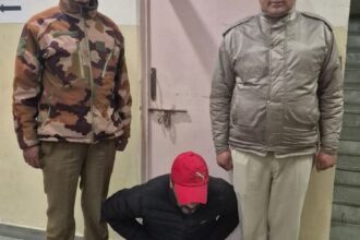 स्विफ्ट डिज़ायर से 8.340ग्राम चिट्टा बरामद, युवक पुलिस रिमांड पर… स्विफ्ट डिज़ायर से 8.340ग्राम चिट्टा बरामद, युवक पुलिस रिमांड पर…