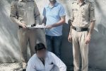 ख़रीद कर ला रहा था स्मैक, पुलिस ने ऐसे किया आरोपी को गिरफ्तार…. ख़रीद कर ला रहा था स्मैक, पुलिस ने ऐसे किया आरोपी को गिरफ्तार….
