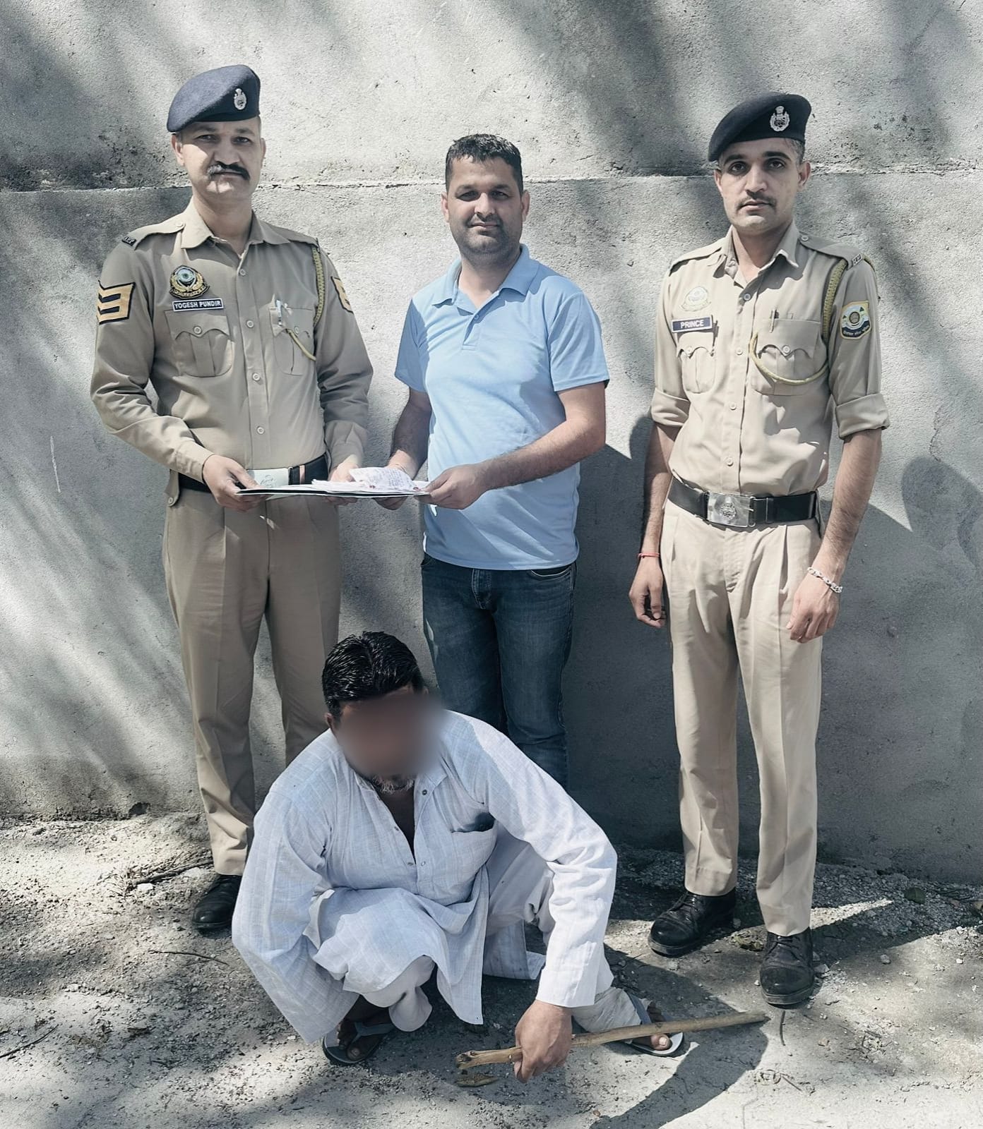 ख़रीद कर ला रहा था स्मैक, पुलिस ने ऐसे किया आरोपी को गिरफ्तार….