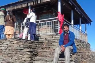 बैसाखी पर सिरमौर के मंदिरों में उमड़ा आस्था का सैलाब, दूर-दराज से पहुंचे श्रद्धालु… बैसाखी पर सिरमौर के मंदिरों में उमड़ा आस्था का सैलाब, दूर-दराज से पहुंचे श्रद्धालु…