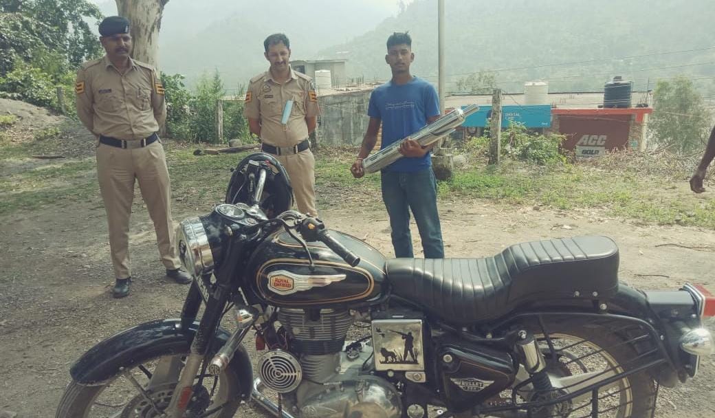 श्री रेणुका जी में ध्वनि प्रदूषण फैलाने वाले मोटर साईकिल पर कार्रवाई…