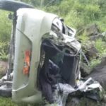 कार दुर्घटनाग्रस्त में महिला समेत 4 लोग गंभीर रूप से घायल…