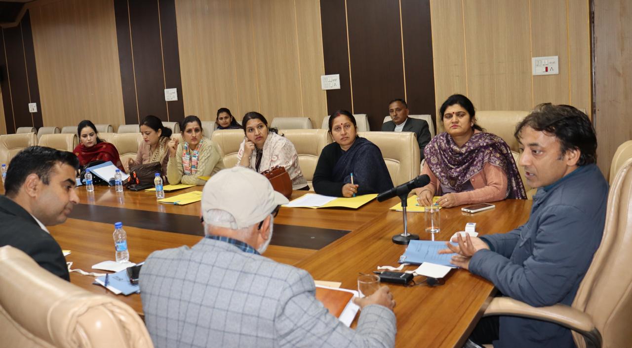 जिला में चयनित होगा सौर मॉडल गांव -विवेक शर्मा….