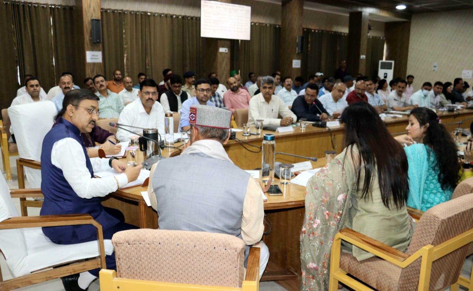 सुरेश कश्यप की अध्यक्षता में जिला विकास समन्वय एवं निगरानी समिति की बैठक…