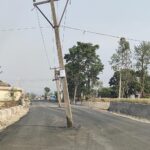 बीच सड़क में खड़े बिजली के खंभों ने ली 25 वर्षीय युवक की जान…. बीच सड़क में खड़े बिजली के खंभों ने ली 25 वर्षीय युवक की जान….