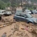 हिमाचल के मंडी में फिर आफत बनकर बरसी भारी बारिश… तीन की मौत… हिमाचल के मंडी में फिर आफत बनकर बरसी भारी बारिश… तीन की मौत…