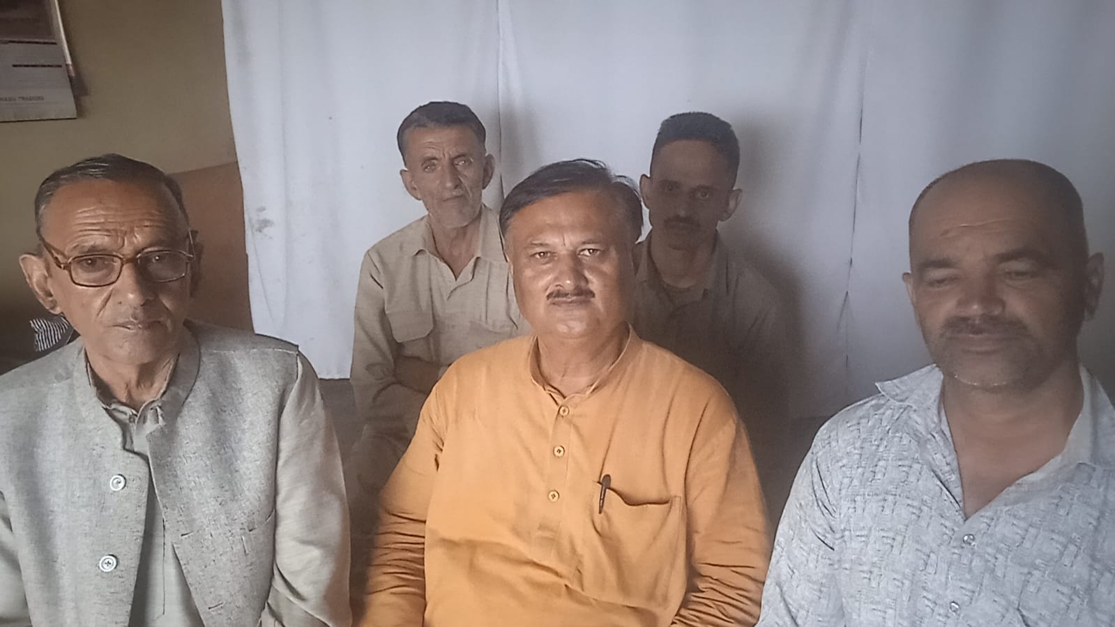 प्रधानमंत्री का आभार जताते हुए नारायण ने स्थानीय विधायक के गायब रहने पर कसे तंज…