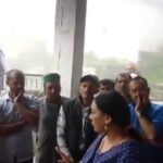 ग्राम पंचायत देवना में शिकायत पर पहुंचे BDO, मौके पर की जांच ग्राम पंचायत देवना में शिकायत पर पहुंचे BDO, मौके पर की जांच