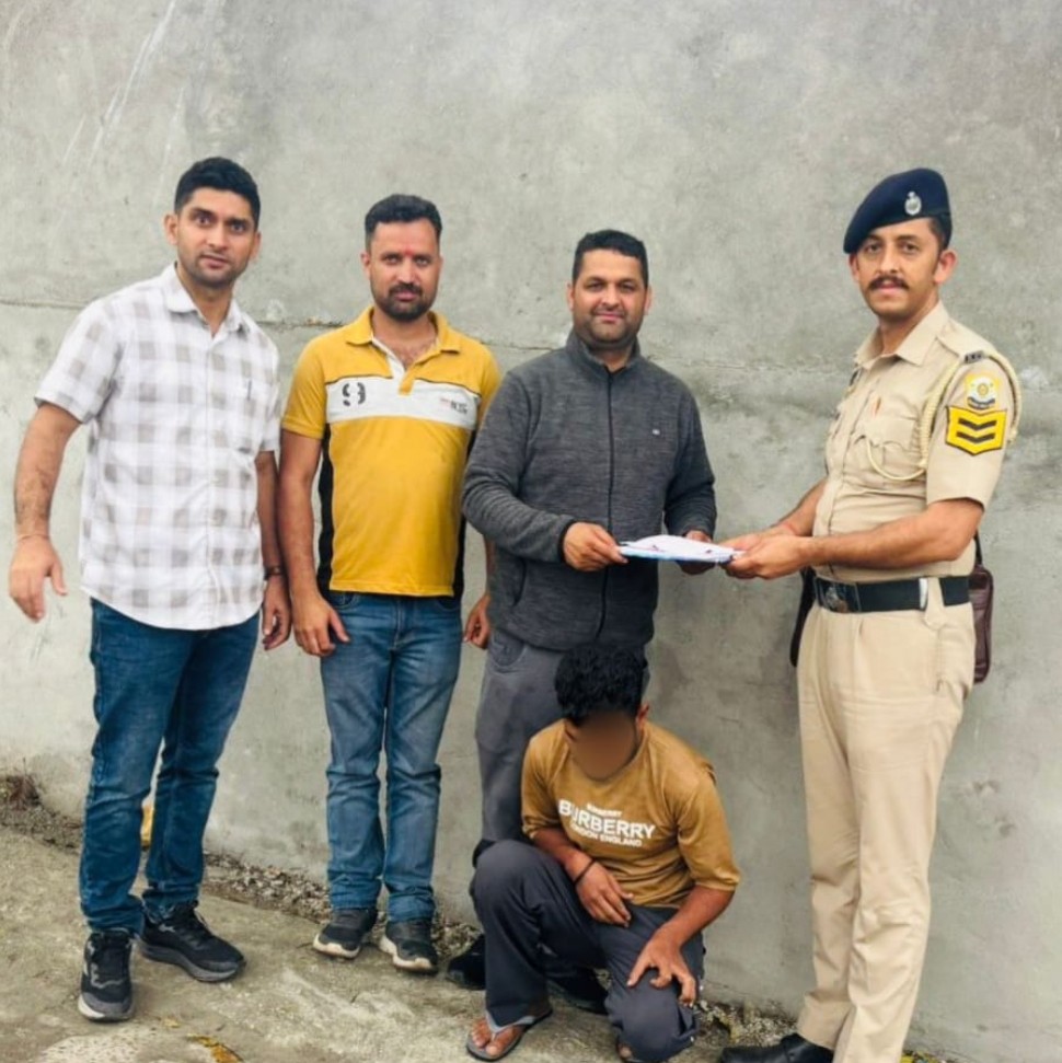 सिरमौर स्पैशल डिटेक्शन टीम ने व्यक्ति को 3.22 स्मैक के साथ किया गिरफ्तार… सिरमौर स्पैशल डिटेक्शन टीम ने व्यक्ति को 3.22 स्मैक के साथ किया गिरफ्तार…