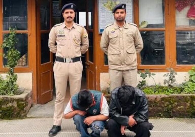 बस में सफर कर रहे दो युवक 22 ग्राम चिट्टे के साथ गिरफ्तार